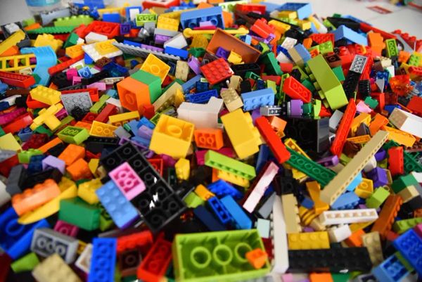 An unorganised pile of Lego bricks