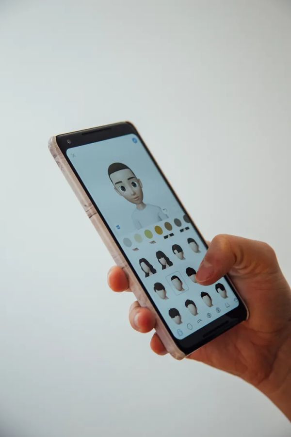 An avatar editor on a handheld device